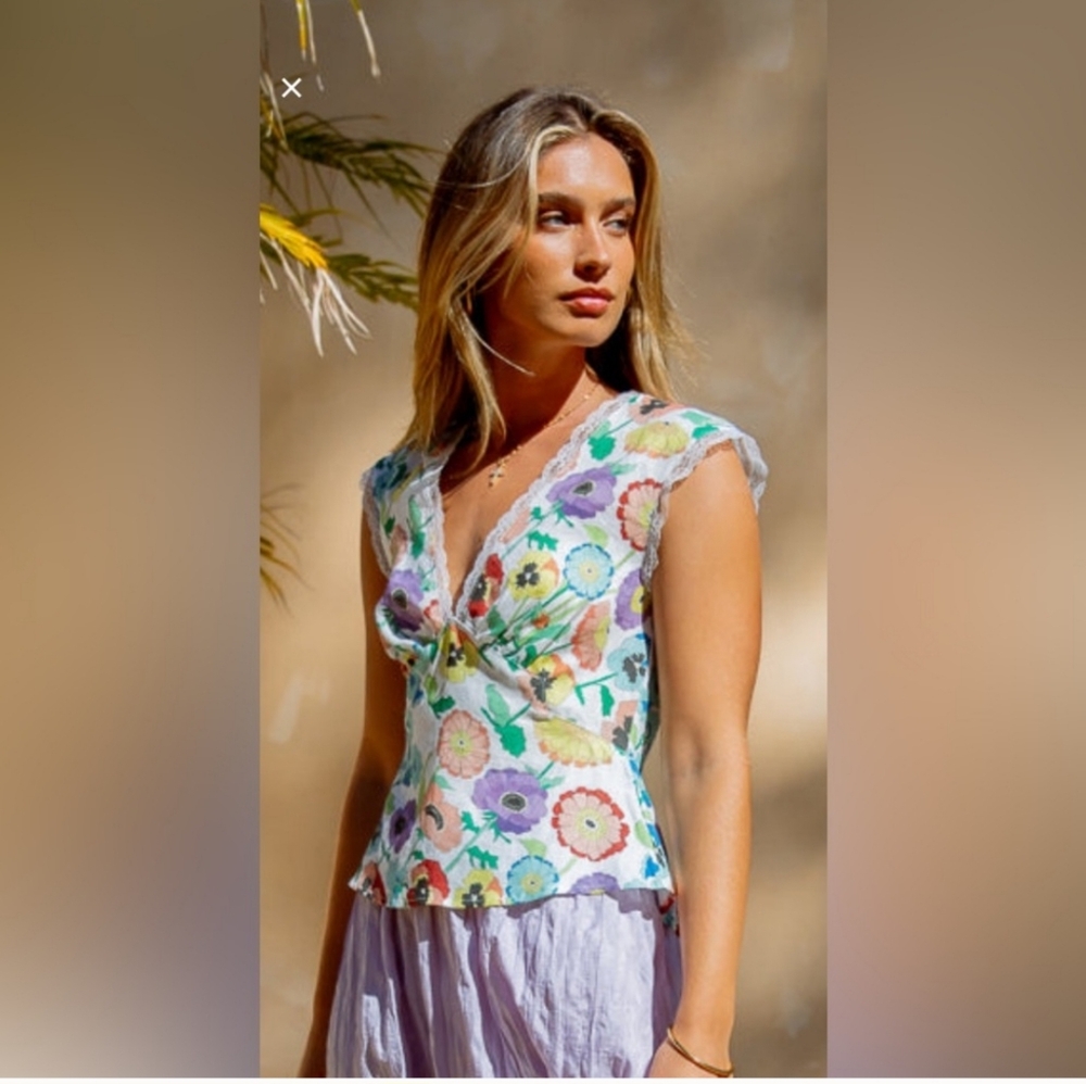 NWT VRG GRL Botanica Linen Top
